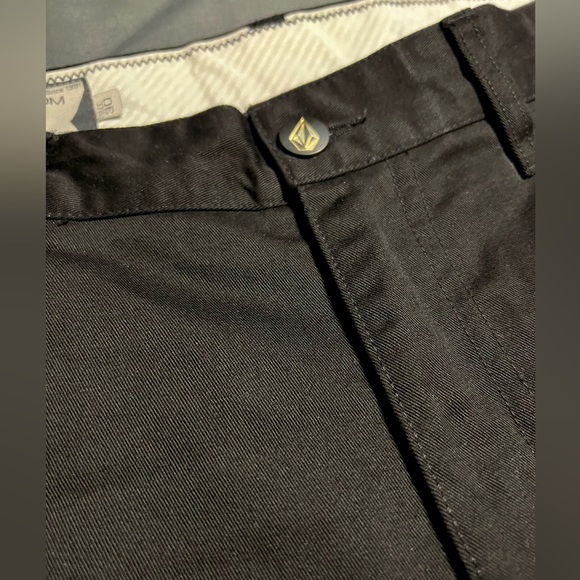 Men’s Volcom Chino Shorts Size 30 - Picture 2 of 4